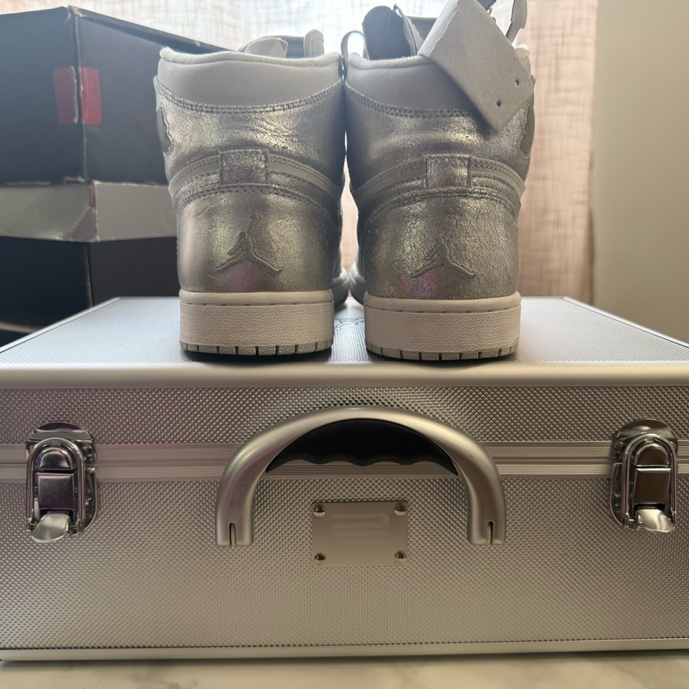 Jordan 1 High Silver with suitcase Men’s Silver High-Top Sneakers